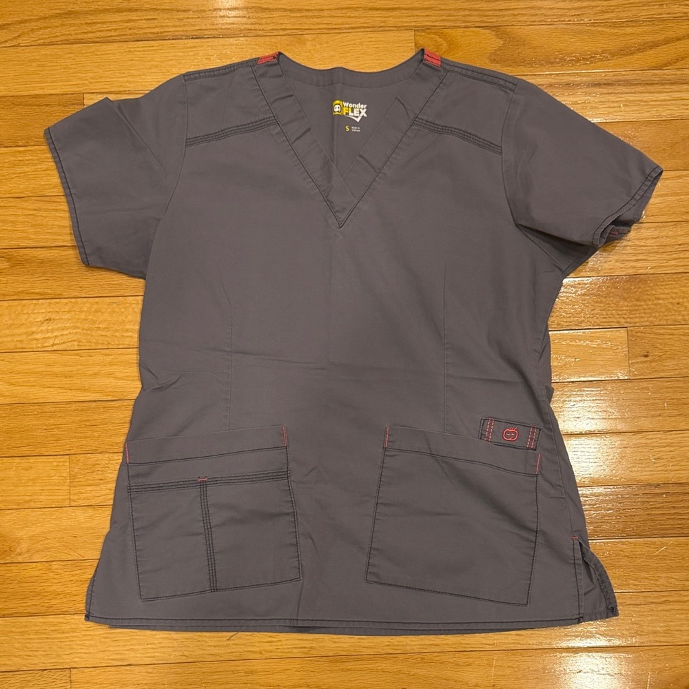 WonderWink Gray Scrub Top with pink accents